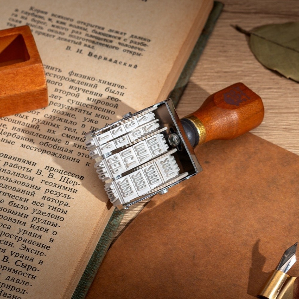 Retro Wooden Roller Date Seal  - đánh giá và giá Rubber Date Stamp